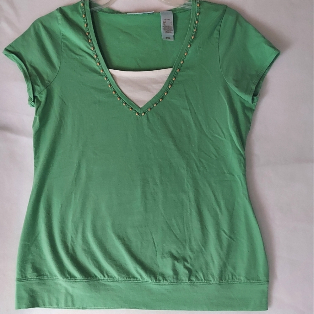 Jh collectibles 100% cotton beaded v neck tee.  Petite large